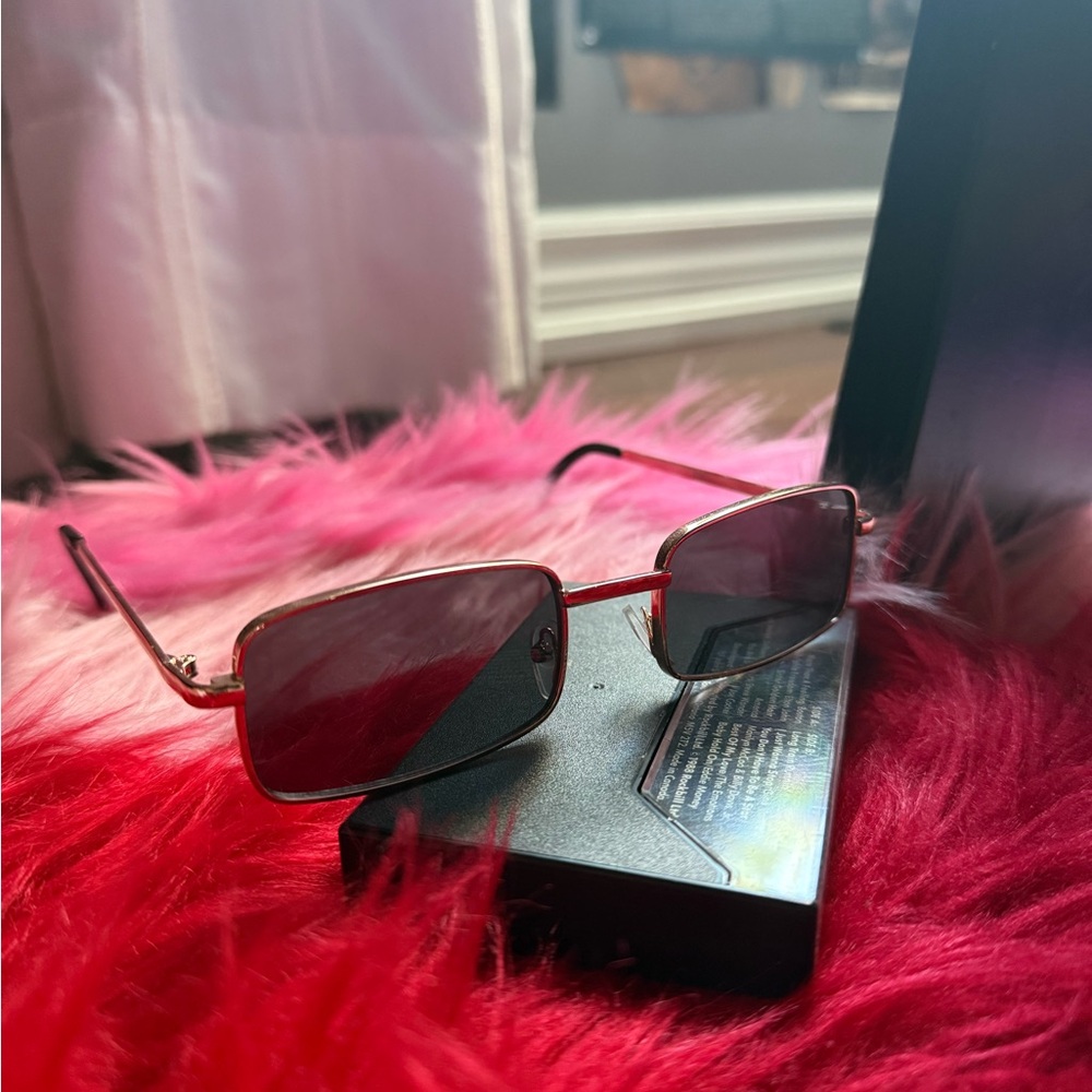 SQUARE FRAME RETRO COSTUME SUNGLASSES - Picture 2 of 2